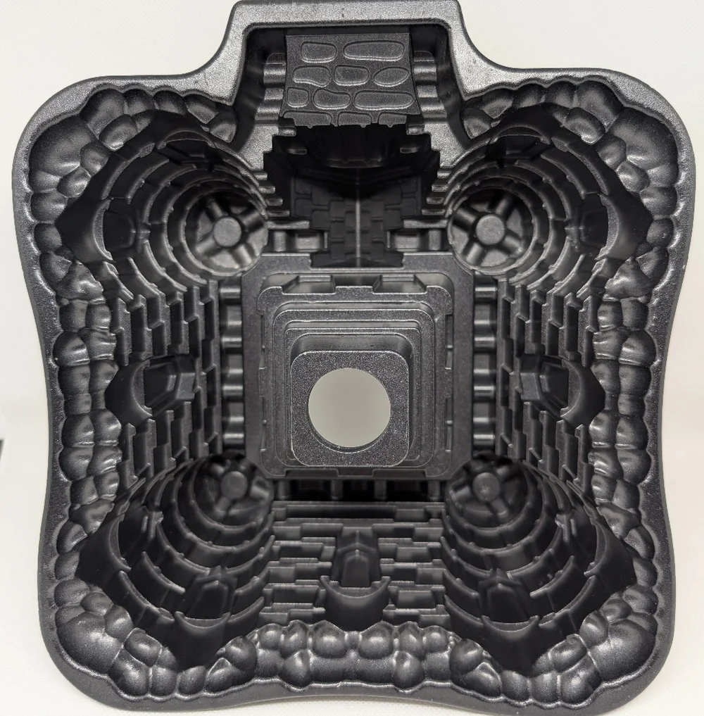 Nordic Ware 10 Cup Castle Bundt‎ Baking Pan